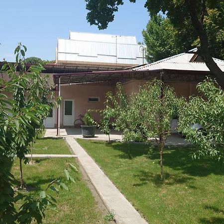 Megi Fergana Exterior foto